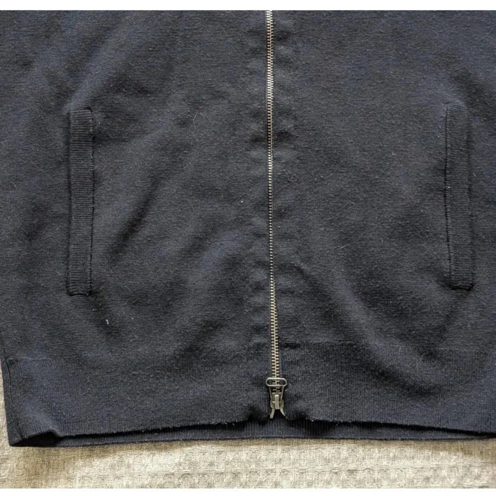 Taylor Stitch Merino Wool Zip Hoodie – Navy
Men’s Size SMALL - Picture 5 of 13